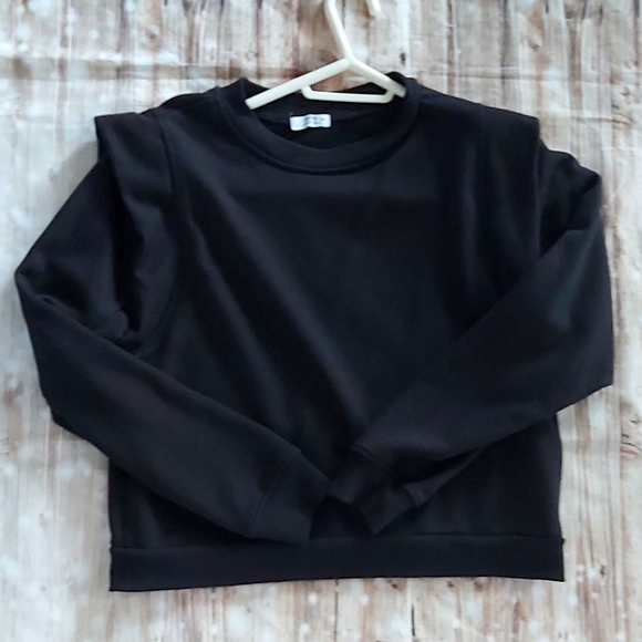 Black cropped sweater with detailed sleeves - Picture 1 of 2